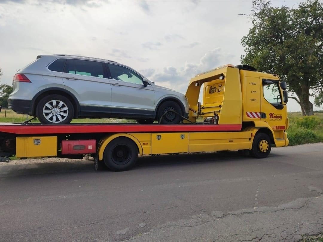 Евакуація легкових авто у Варшаві