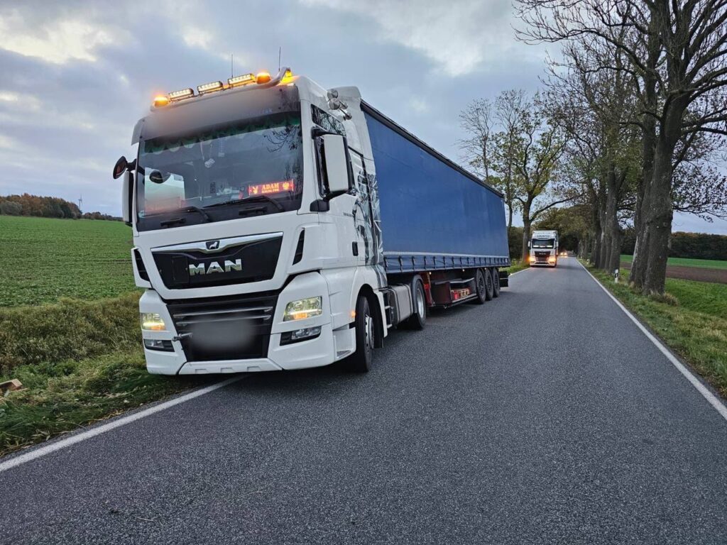 Германия, А20, 18837 Marlow, Буксировка грузовика МAN